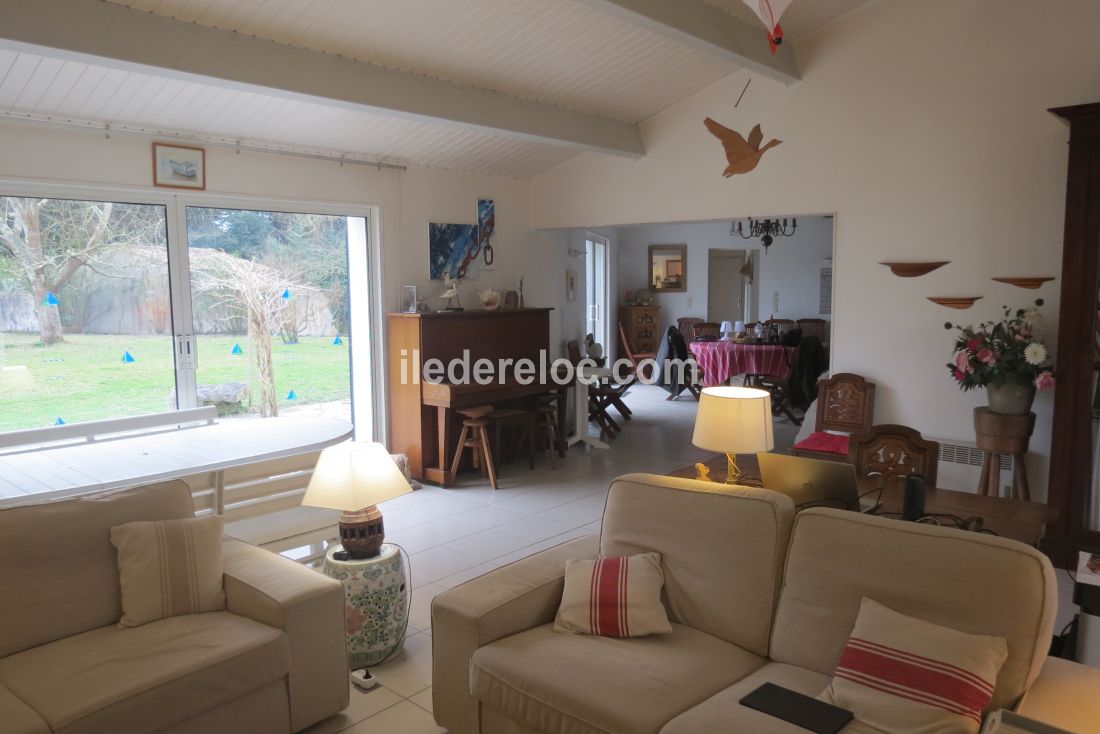 Photo 4 : SEJOUR d'une maison situ&eacute;e &agrave; Les Portes-en-R&eacute;, &icirc;le de R&eacute;.