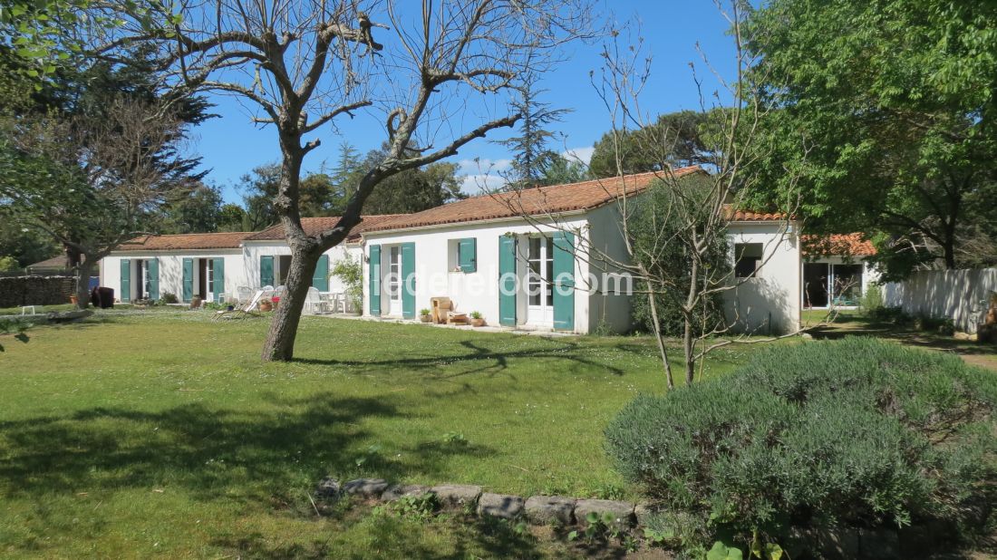 Photo 20 : EXTERIEUR d'une maison situ&eacute;e &agrave; Les Portes-en-R&eacute;, &icirc;le de R&eacute;.