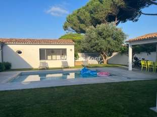 Ile de Ré:Maison avec piscine a louer
