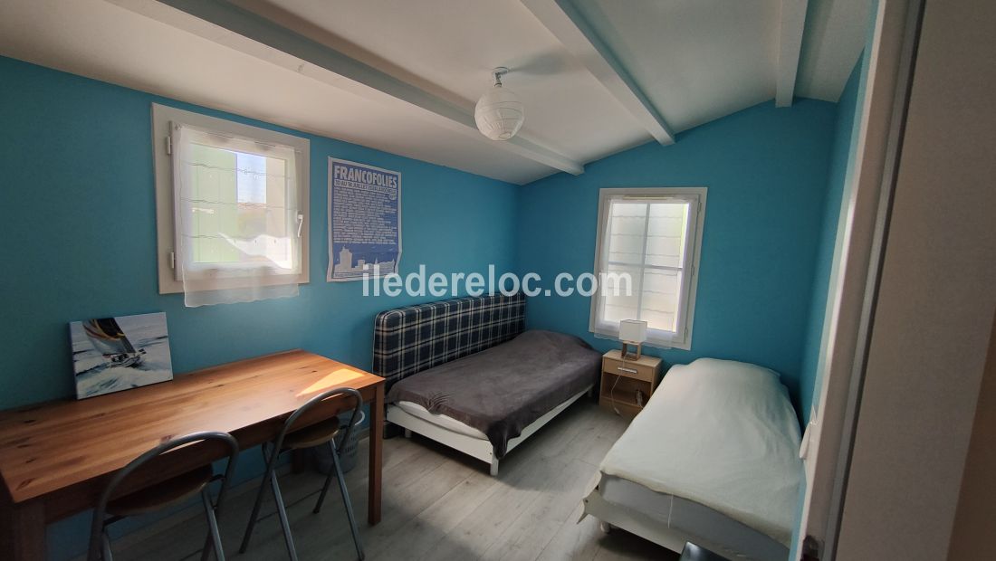 Photo 9 : CHAMBRE d'une maison situ&eacute;e &agrave; Ars en R&eacute;, &icirc;le de R&eacute;.