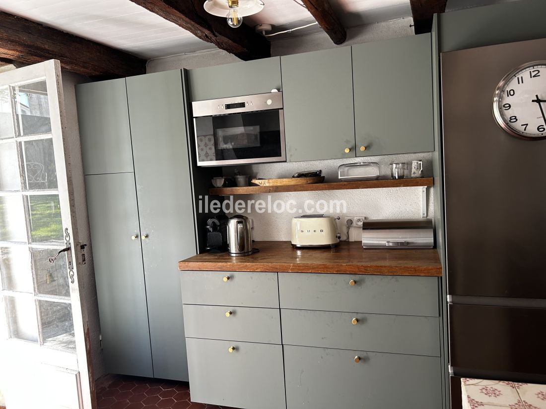 Photo 5 : CUISINE d'une maison située à La Flotte-en-Ré, île de Ré.