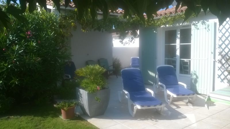 Photo 3 : EXTERIEUR d'une maison située à La Couarde-sur-mer, île de Ré.