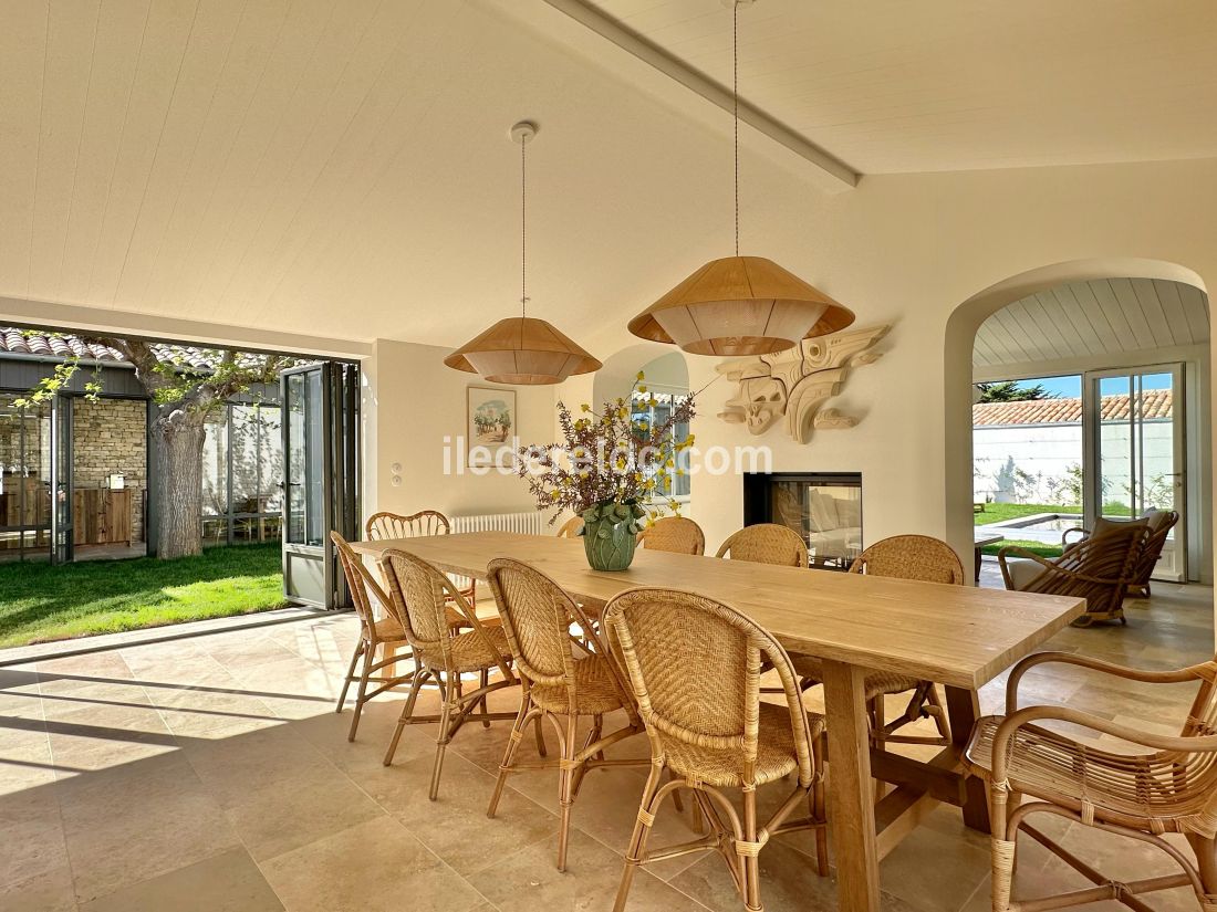Photo 5 : SEJOUR d'une maison située à Loix, île de Ré.