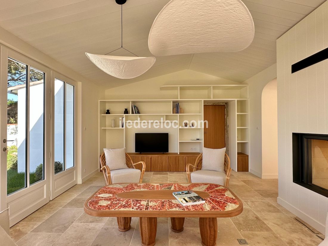 Photo 7 : SEJOUR d'une maison située à Loix, île de Ré.