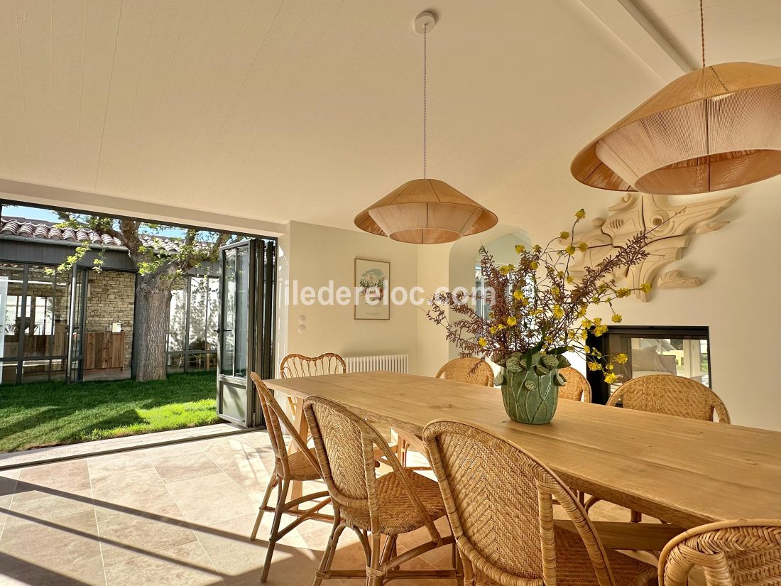 Photo 6 : SEJOUR d'une maison située à Loix, île de Ré.