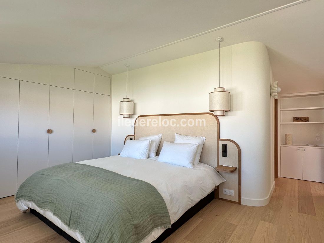 Photo 10 : CHAMBRE d'une maison située à Loix, île de Ré.