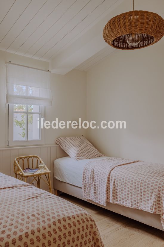 Photo 21 : CHAMBRE d'une maison située à Loix, île de Ré.