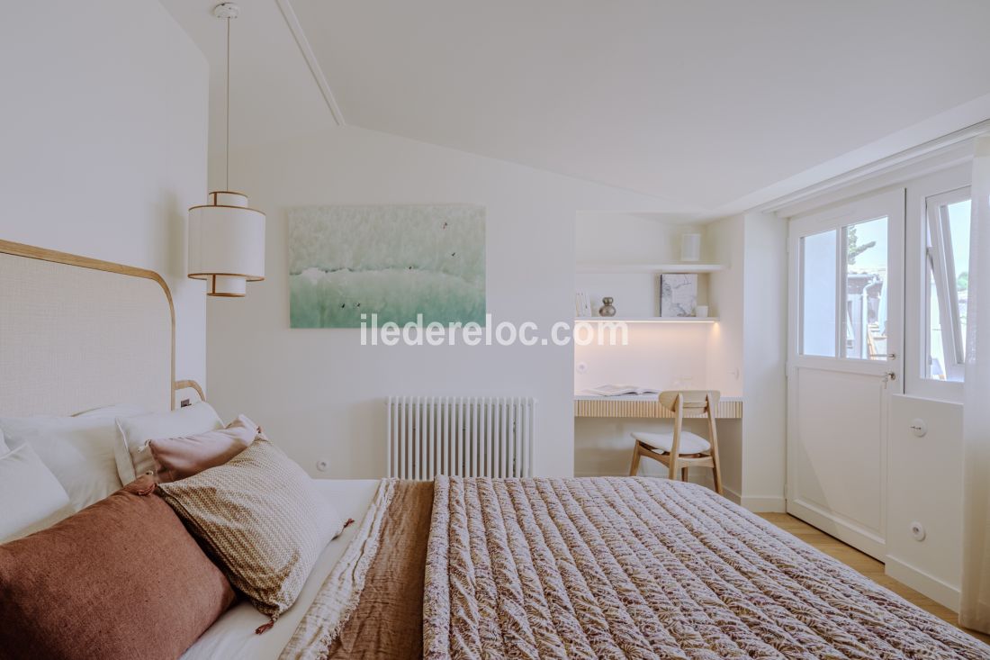 Photo 17 : CHAMBRE d'une maison située à Loix, île de Ré.
