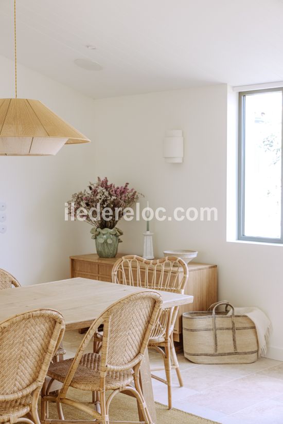Photo 4 : SEJOUR d'une maison située à Loix, île de Ré.