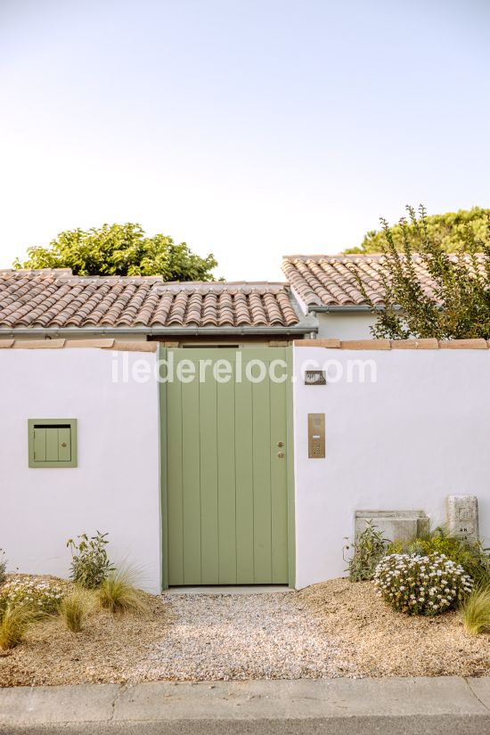 Photo 36 : EXTERIEUR d'une maison située à Loix, île de Ré.
