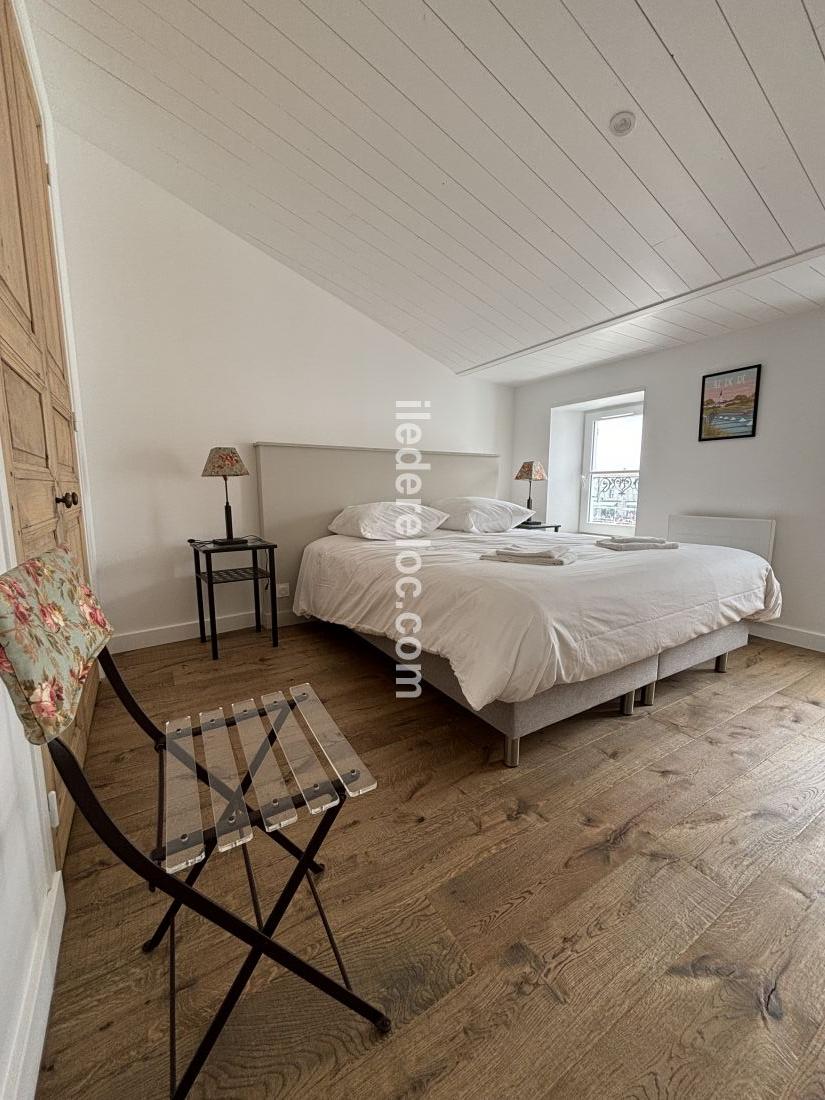 Photo 8 : CHAMBRE d'une maison située à La Flotte-en-Ré, île de Ré.