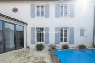 Ile de Ré:Maison rénovée avec piscine à deux pas du port de la flotte