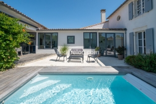 Ile de Ré:Maison rénovée avec piscine à deux pas du port de la flotte