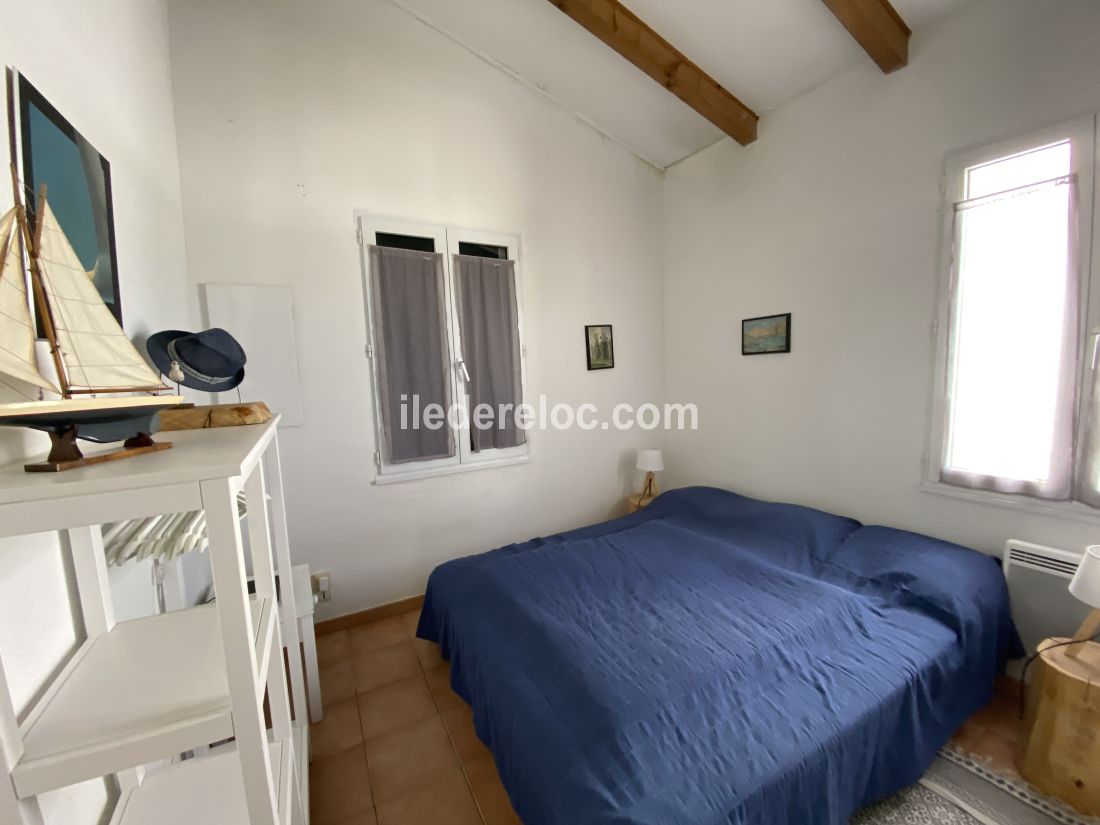 Photo 8 : CHAMBRE d'une maison située à Saint-Clément-des-Baleines, île de Ré.