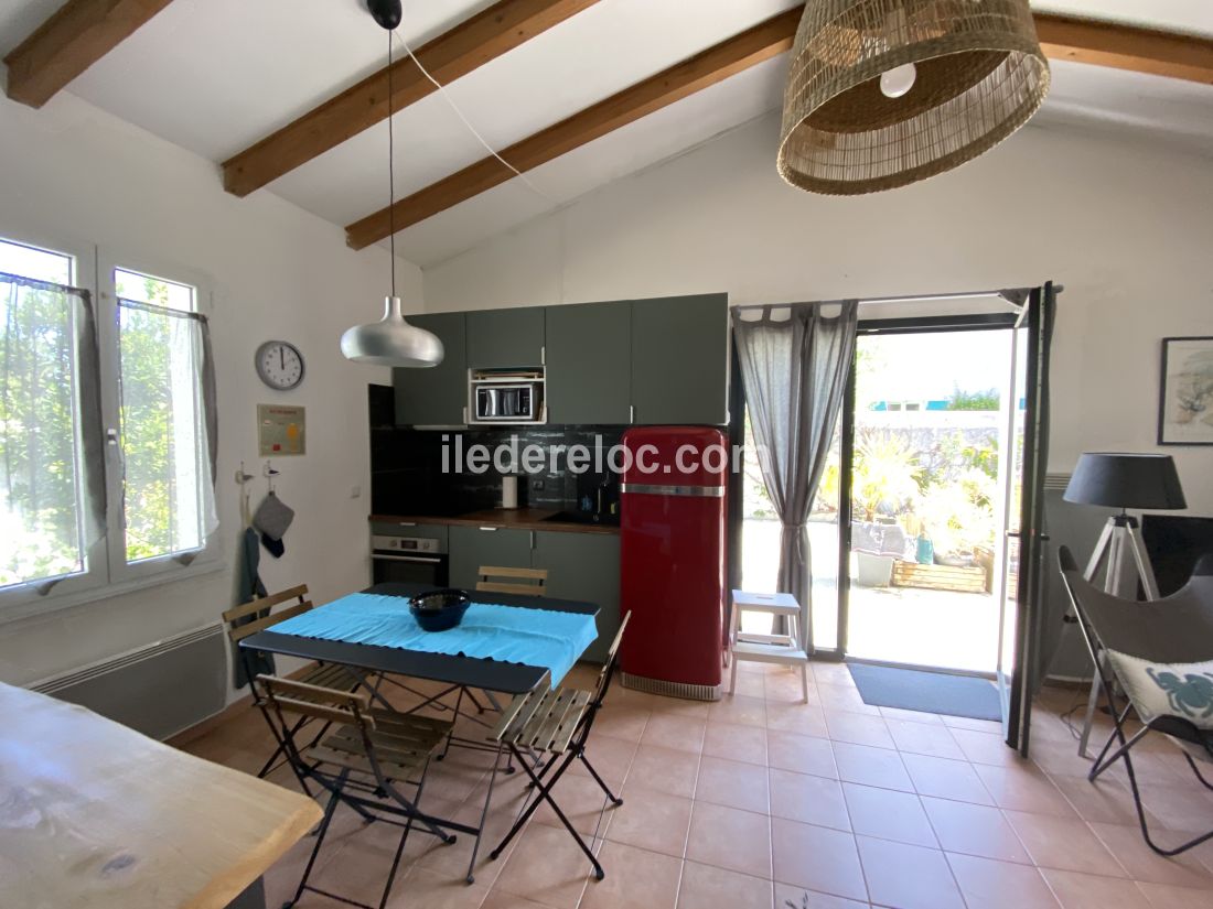 Photo 4 : CUISINE d'une maison située à Saint-Clément-des-Baleines, île de Ré.