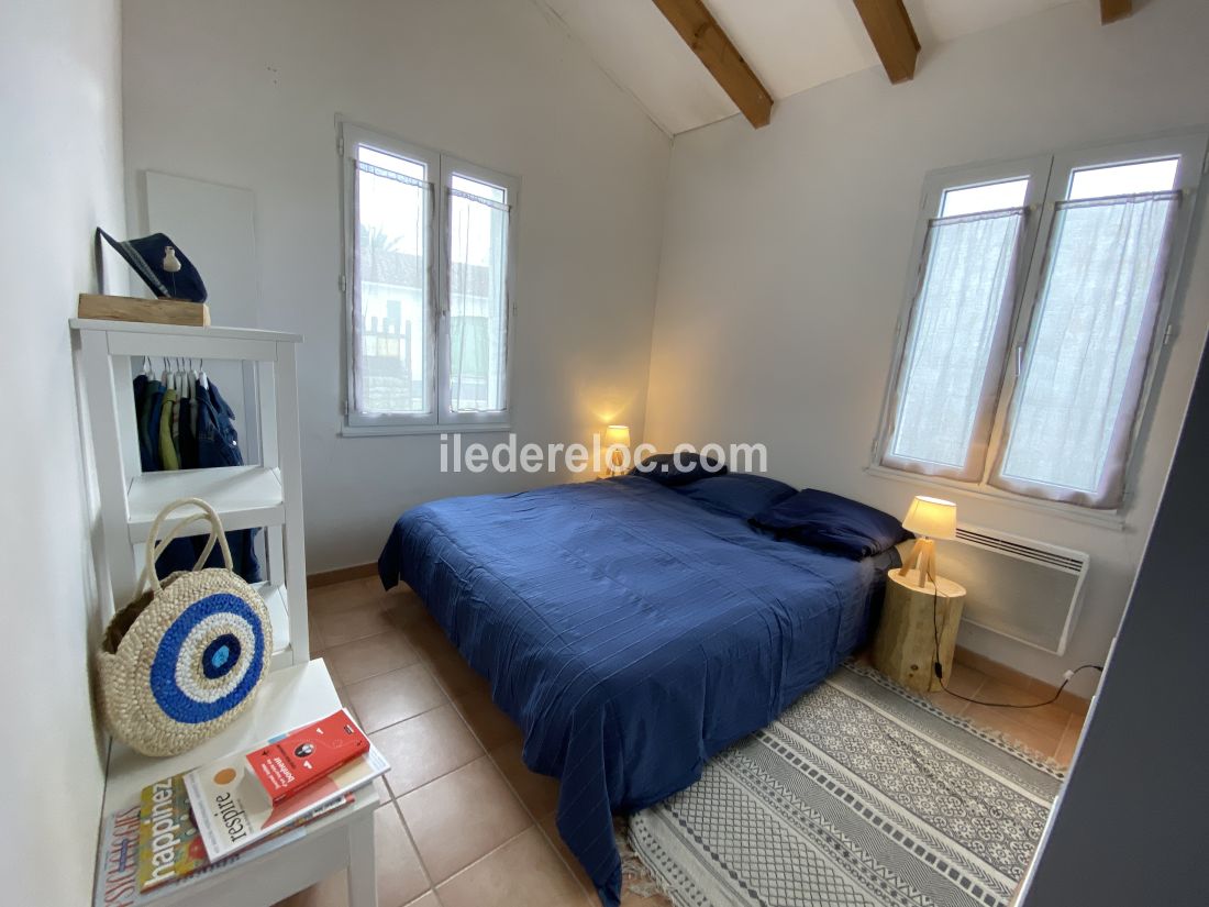 Photo 7 : CHAMBRE d'une maison située à Saint-Clément-des-Baleines, île de Ré.