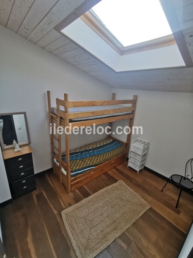Photo 9 : CHAMBRE d'une maison située à La Couarde-sur-mer, île de Ré.