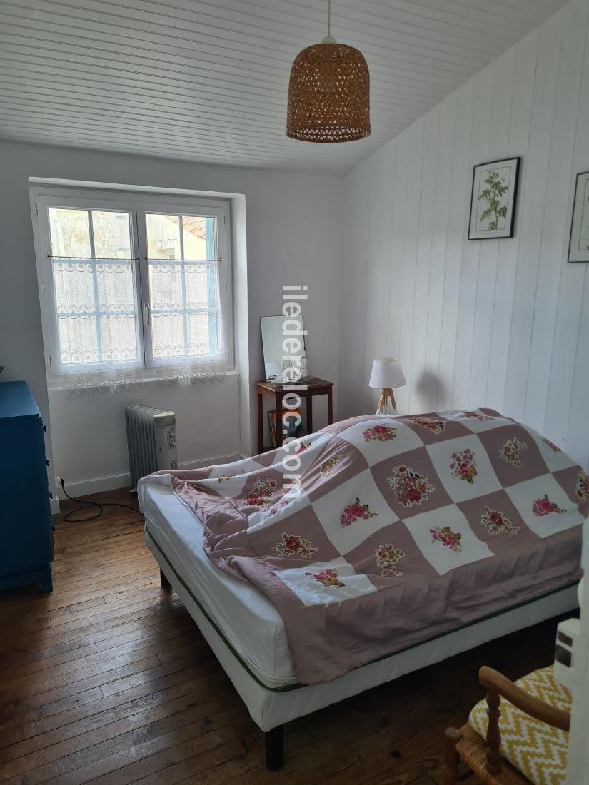 Photo 4 : CHAMBRE d'une maison située à Les Portes-en-Ré, île de Ré.