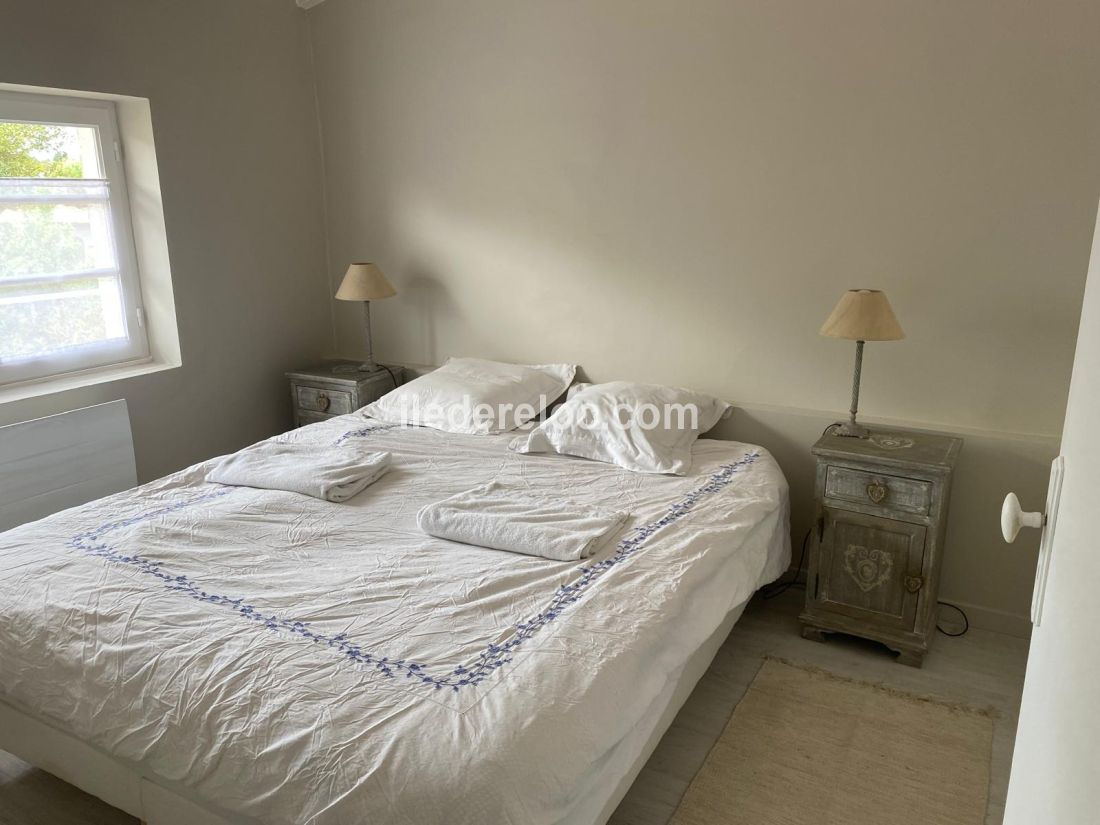Photo 10 : CHAMBRE d'une maison située à Les Portes-en-Ré, île de Ré.