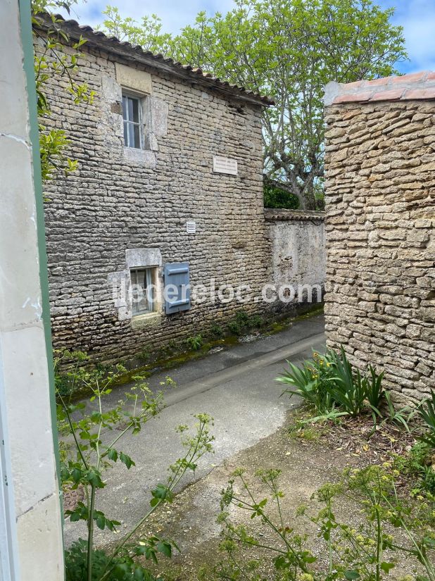Photo 11 : EXTERIEUR d'une maison située à Les Portes-en-Ré, île de Ré.