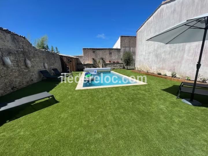 Photo 16 : JARDIN d'une maison située à Le Bois-Plage-en-Ré, île de Ré.