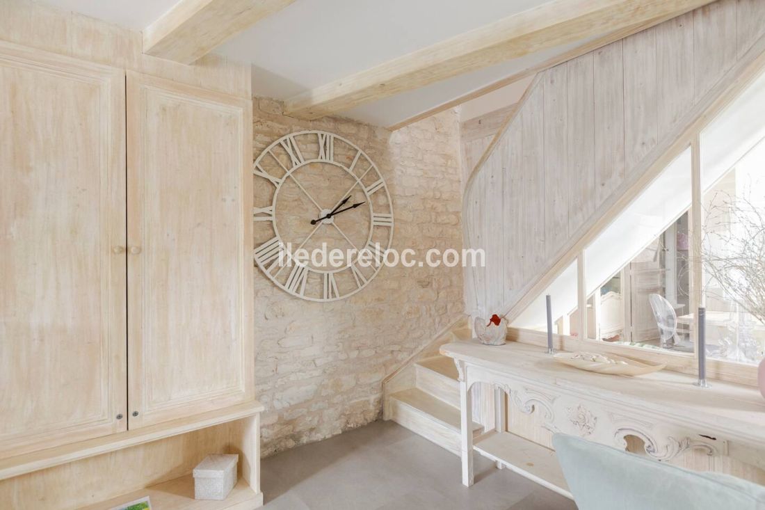Photo 7 : SEJOUR d'une maison située à Saint-Martin-de-Ré, île de Ré.