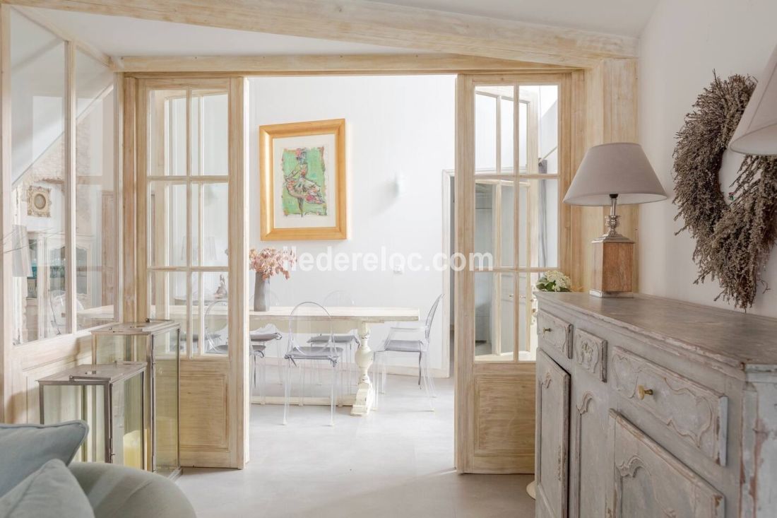 Photo 5 : SEJOUR d'une maison située à Saint-Martin-de-Ré, île de Ré.