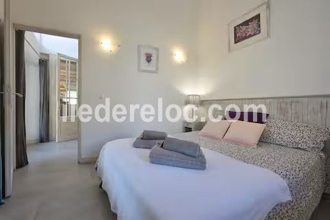 Photo 25 : CHAMBRE d'une maison situ&eacute;e &agrave; Saint-Martin-de-R&eacute;, &icirc;le de R&eacute;.