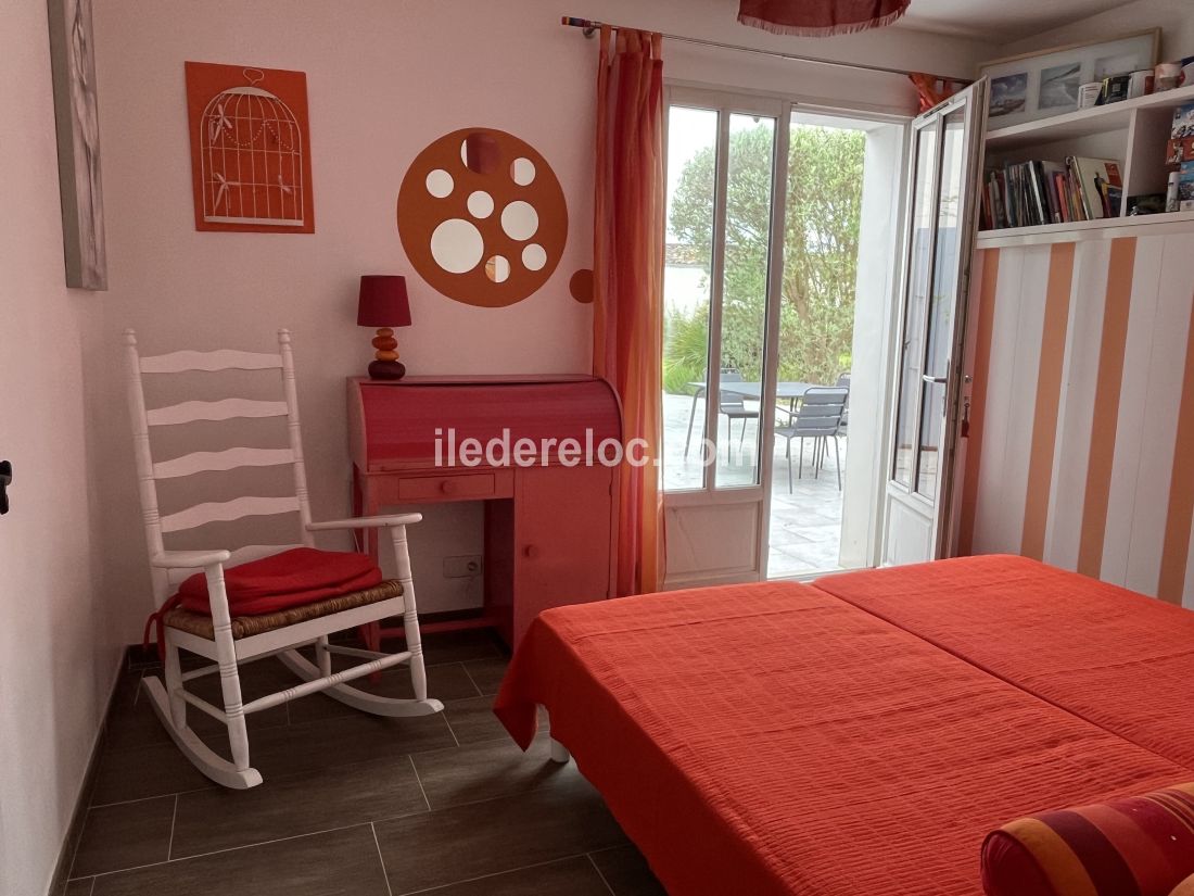 Photo 13 : CHAMBRE d'une maison située à Saint-Clément-des-Baleines, île de Ré.