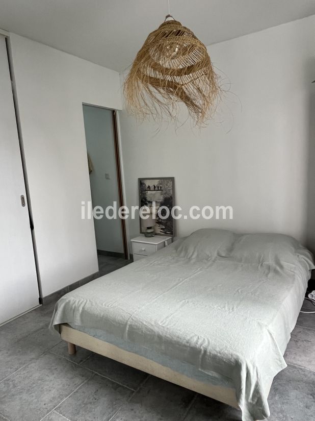 Photo 10 : CHAMBRE d'une maison située à Saint-Clément-des-Baleines, île de Ré.