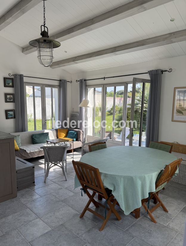 Photo 8 : SEJOUR d'une maison située à Saint-Clément-des-Baleines, île de Ré.
