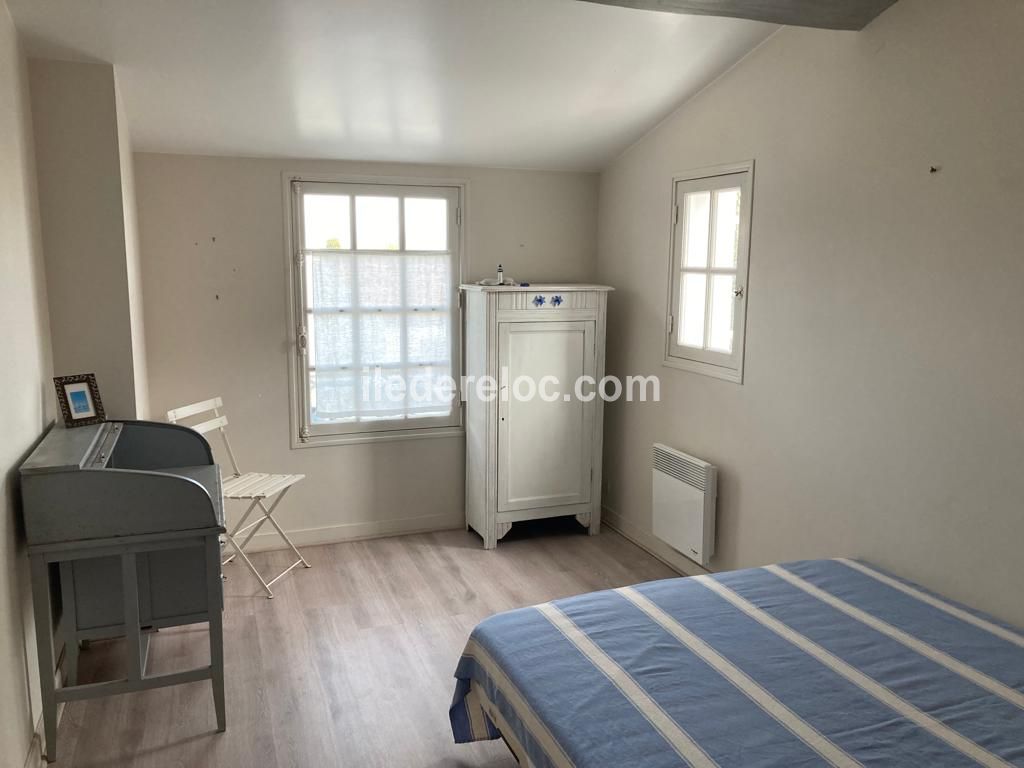Photo 11 : CHAMBRE d'une maison située à Ars en Ré, île de Ré.