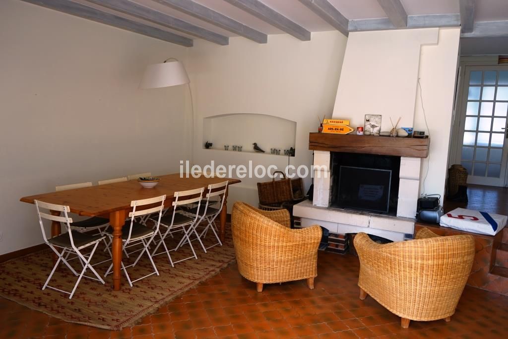 Photo 4 : SEJOUR d'une maison située à Ars en Ré, île de Ré.