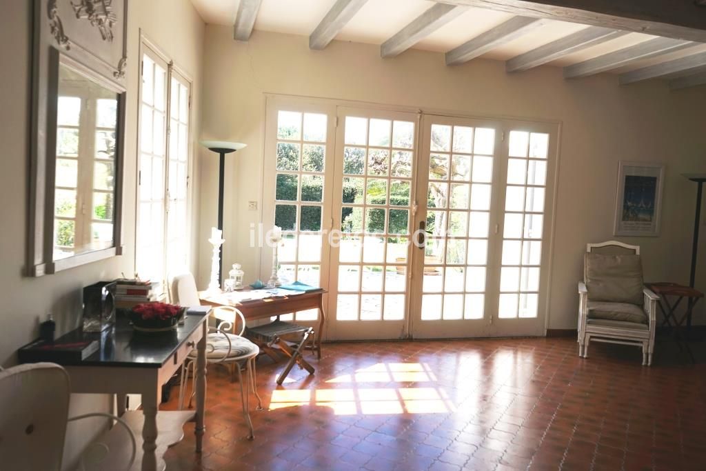 Photo 5 : SEJOUR d'une maison située à Ars en Ré, île de Ré.