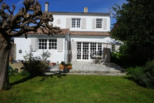Ile de Ré:Maison de charme au cœur d'ars.