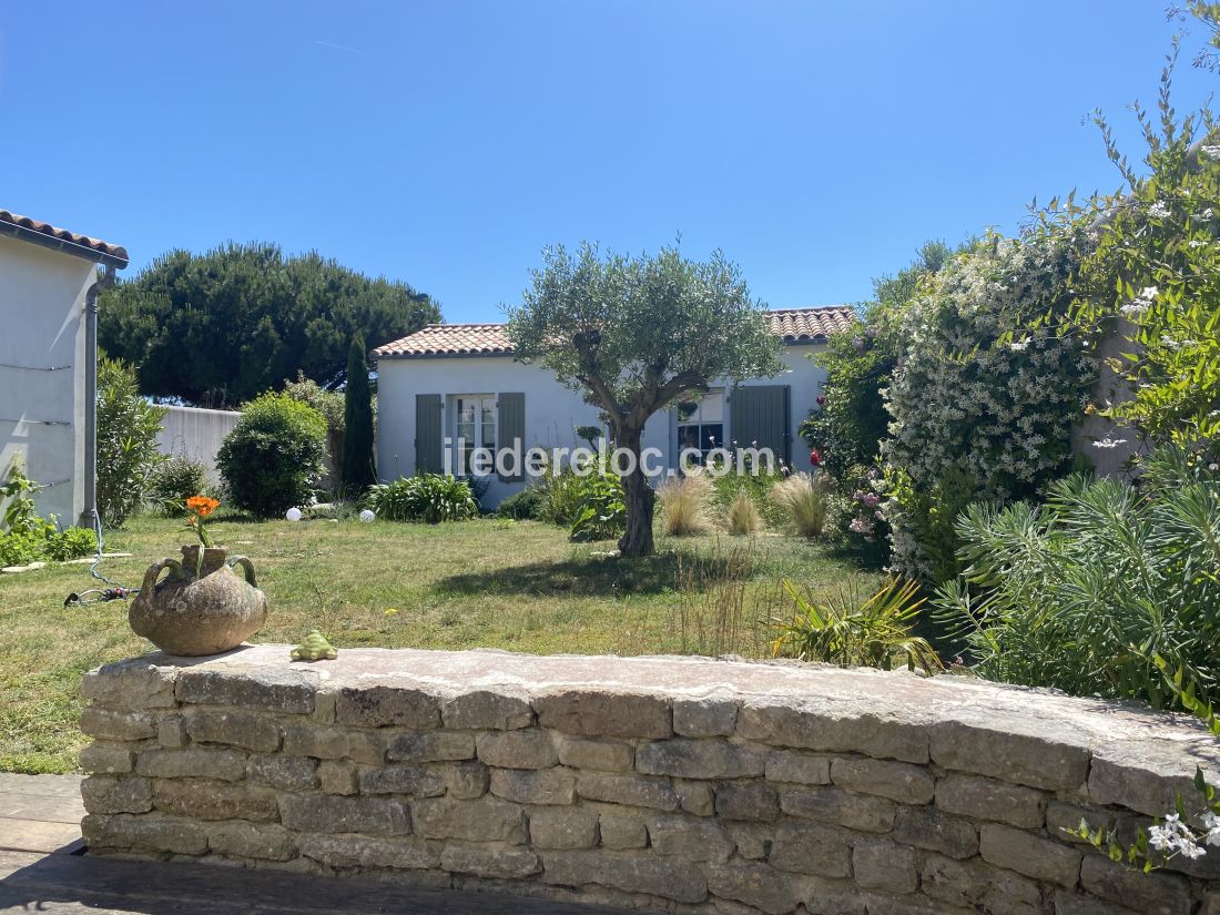 Photo 14 : EXTERIEUR d'une maison située à Saint-Clément-des-Baleines, île de Ré.