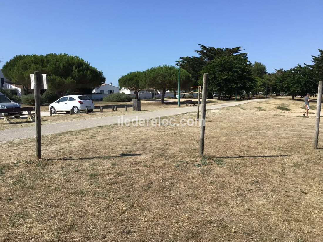 Photo 15 : EXTERIEUR d'une maison située à Rivedoux-Plage, île de Ré.