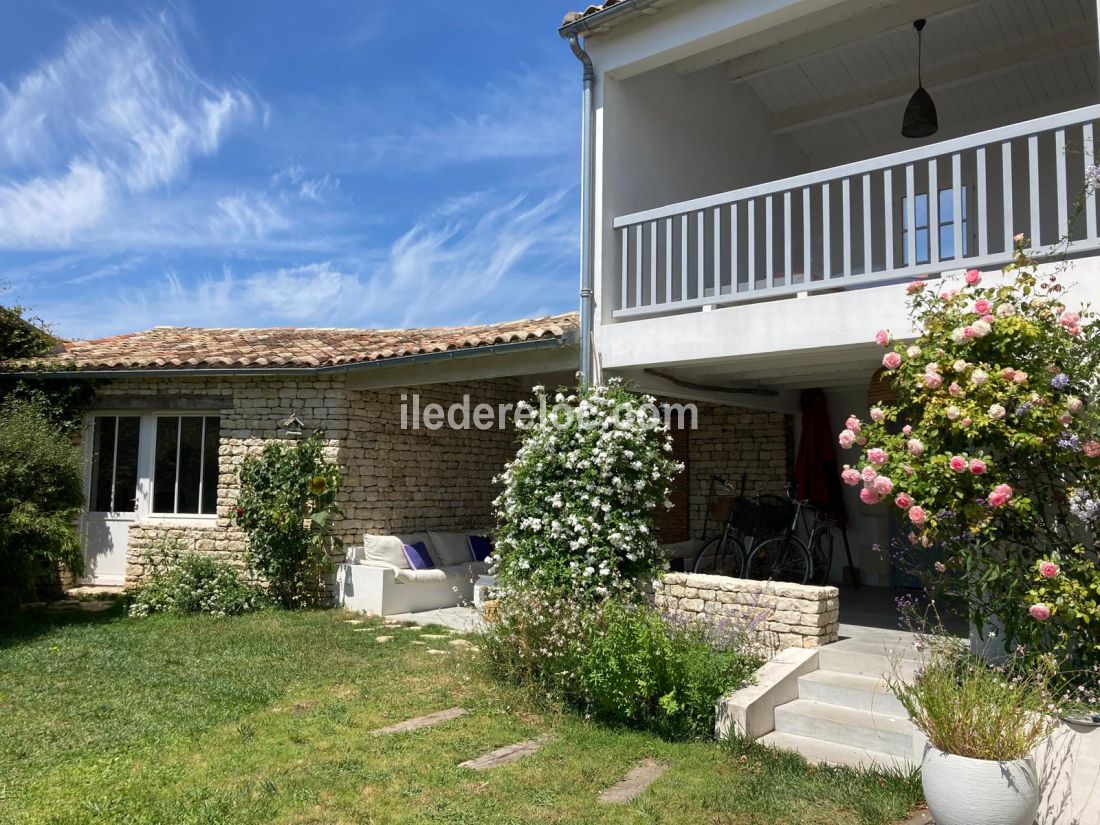 Photo 8 : JARDIN d'une maison située à Sainte-Marie-de-Ré, île de Ré.