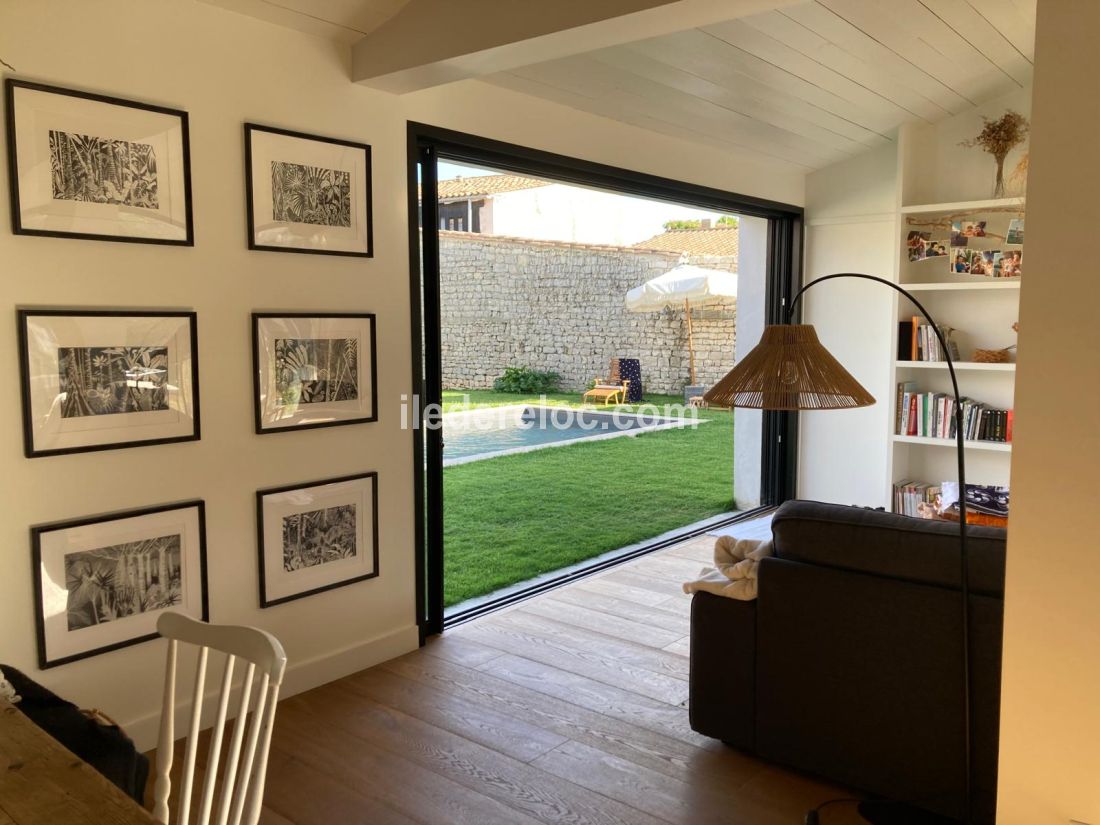 Photo 12 : SEJOUR d'une maison située à Sainte-Marie-de-Ré, île de Ré.