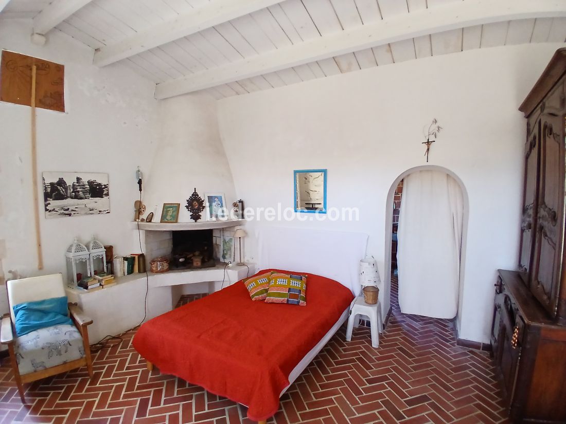 Photo 21 : CHAMBRE d'une maison située à Loix, île de Ré.