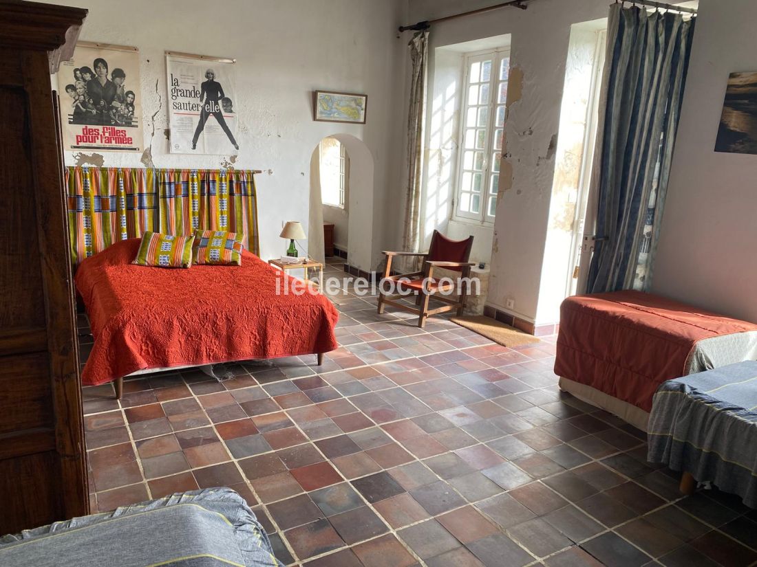 Photo 22 : CHAMBRE d'une maison située à Loix, île de Ré.
