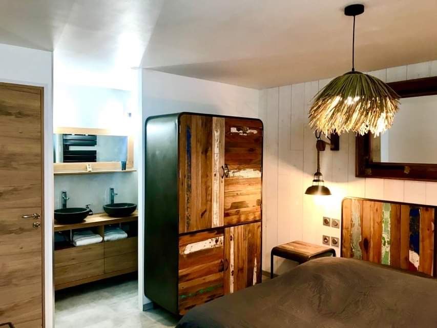 Photo 4 : CHAMBRE d'une maison située à Saint-Martin-de-Ré, île de Ré.