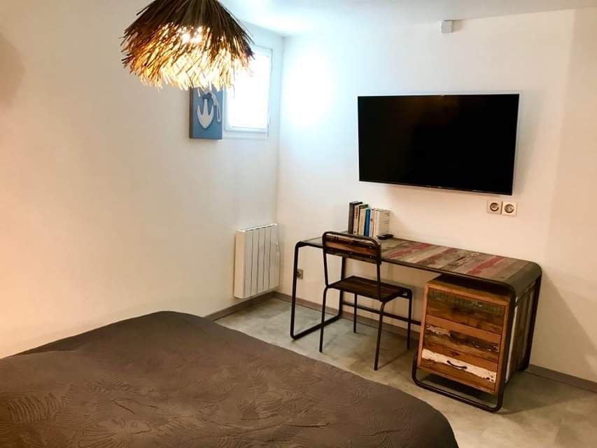 Photo 6 : CHAMBRE d'une maison située à Saint-Martin-de-Ré, île de Ré.