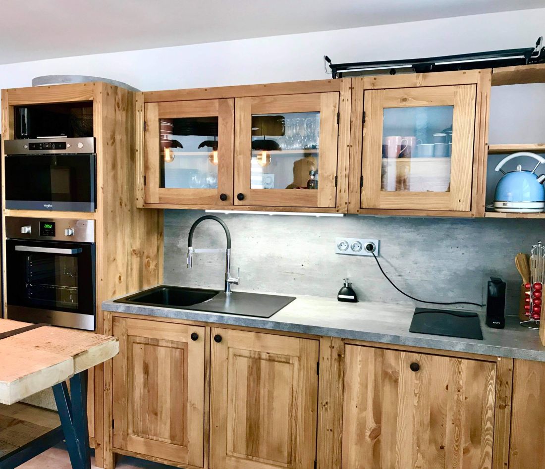 Photo 9 : CUISINE d'une maison située à Saint-Martin-de-Ré, île de Ré.
