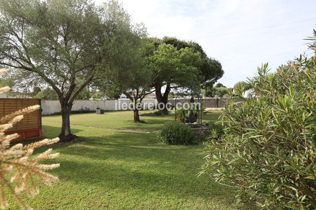 Photo 8 : JARDIN d'une maison située à Les Portes-en-Ré, île de Ré.