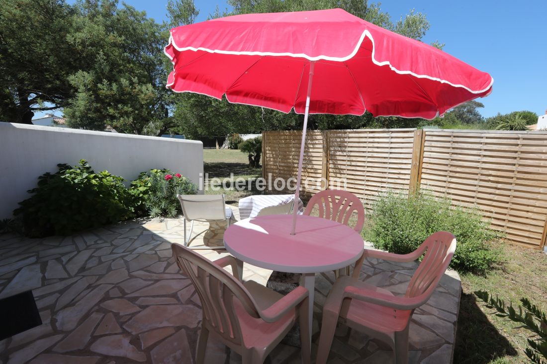 Photo 5 : TERRASSE d'une maison située à Les Portes-en-Ré, île de Ré.
