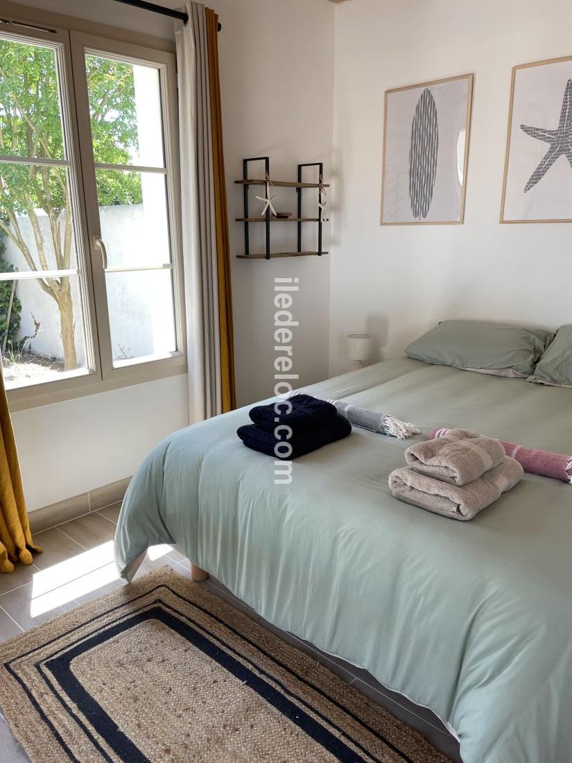 Photo 10 : CHAMBRE d'une maison située à Rivedoux-Plage, île de Ré.