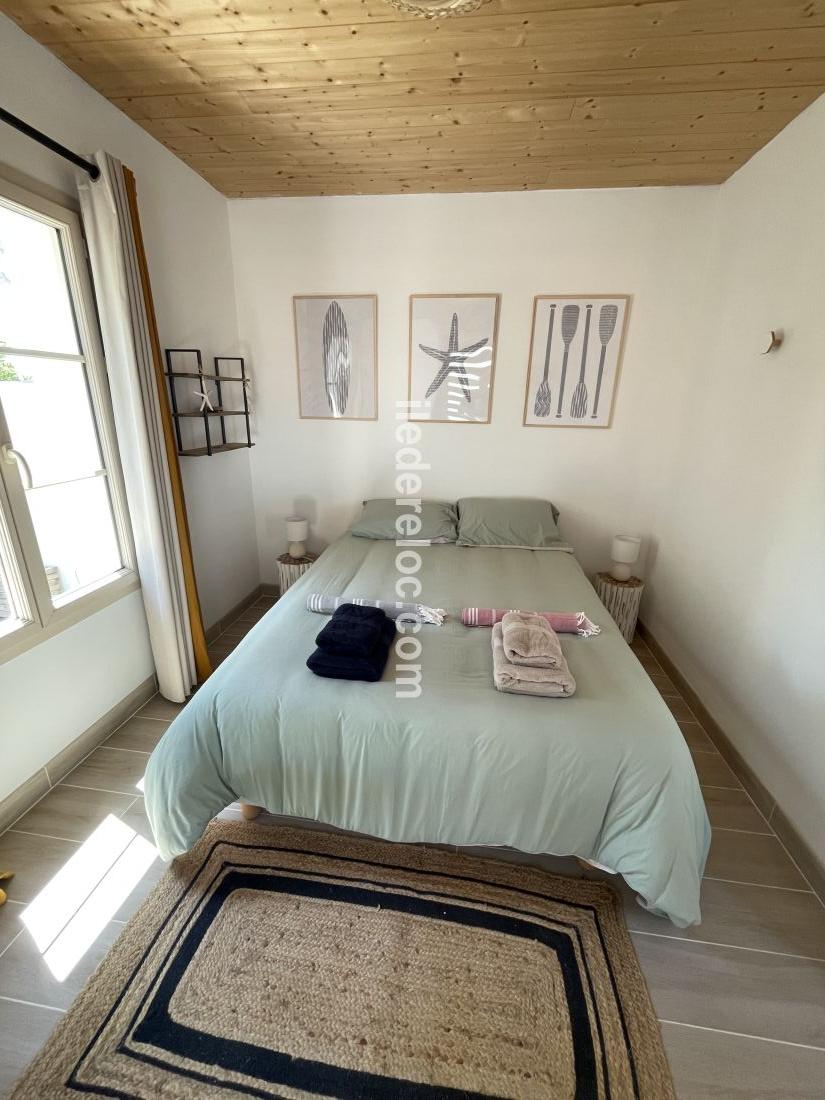 Photo 11 : CHAMBRE d'une maison située à Rivedoux-Plage, île de Ré.