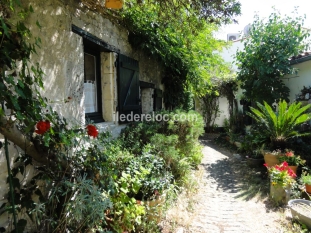 Ile de Ré:Dernière minute. authentique maison rétaise au coeur du village de la flotte