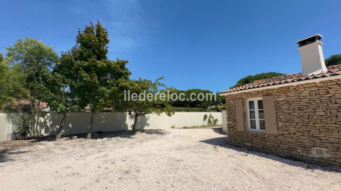 Photo 14 : EXTERIEUR d'une maison située à Les Portes-en-Ré, île de Ré.